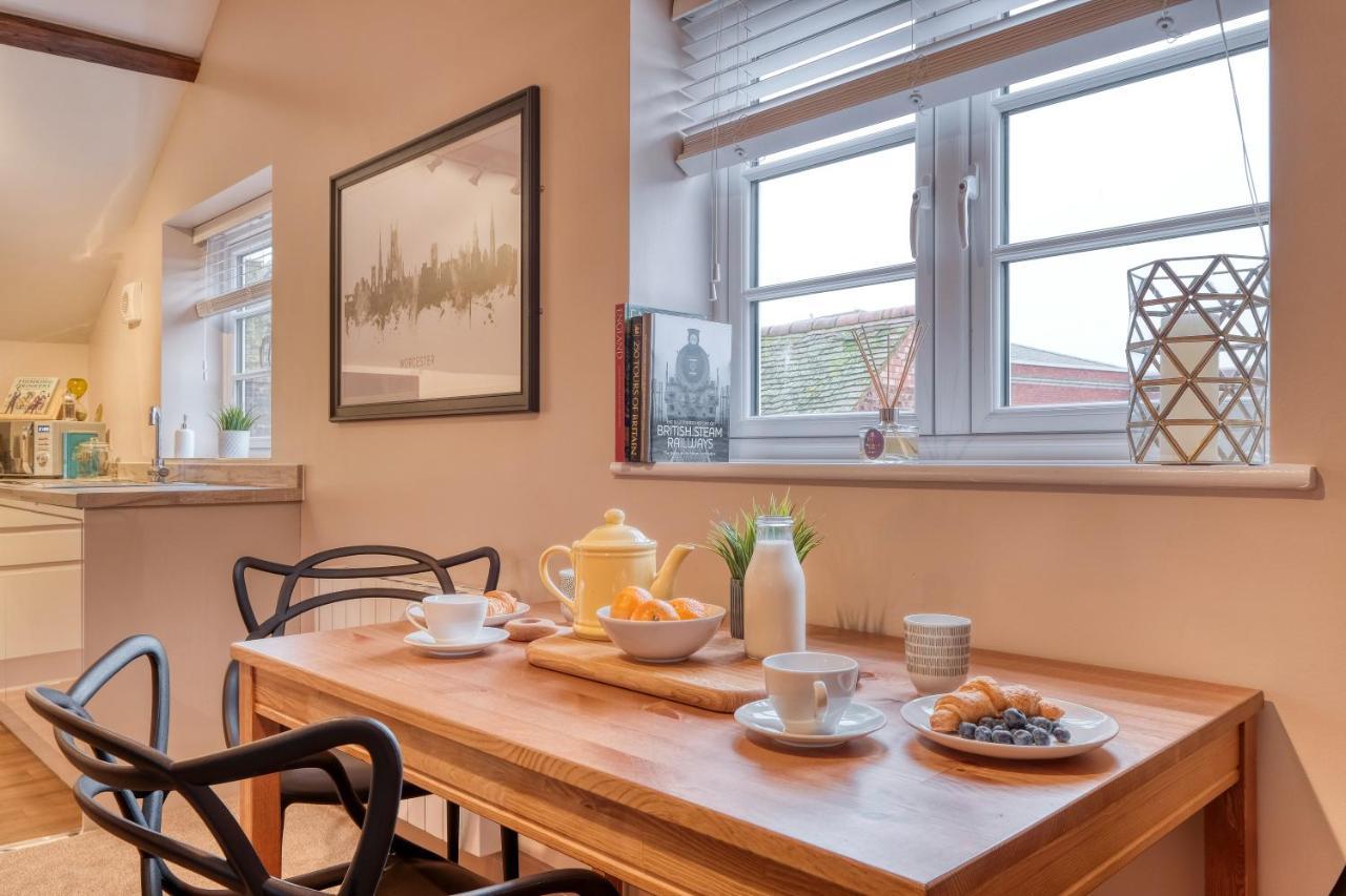 The Station Loft City Centre 1-Bed Apartment Worcester Exterior photo